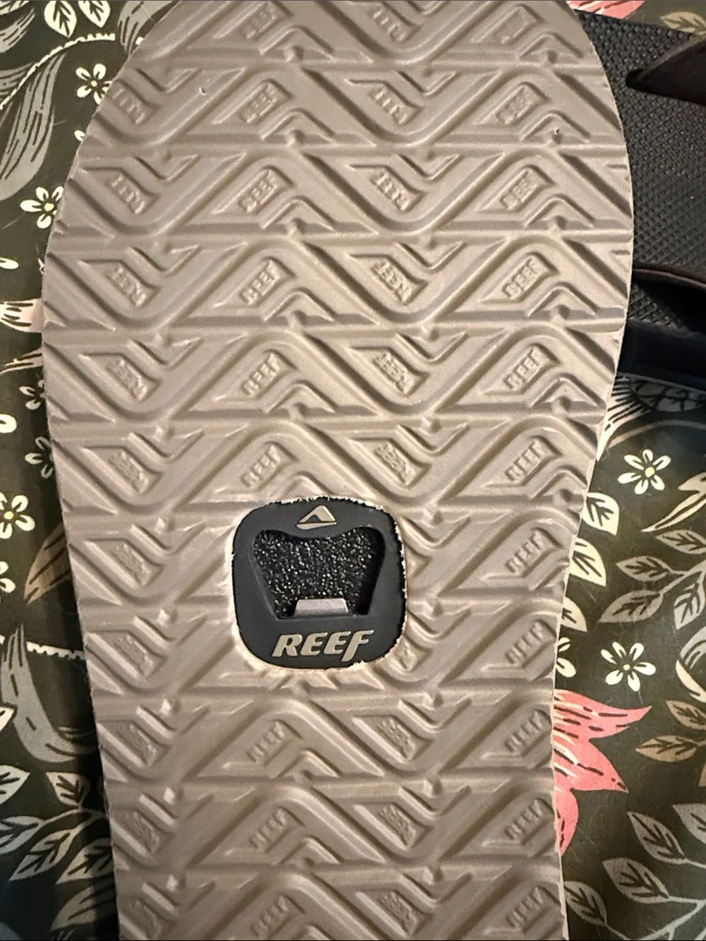 Reef Men's Black and Brown Dual-Tone Flip Flops
